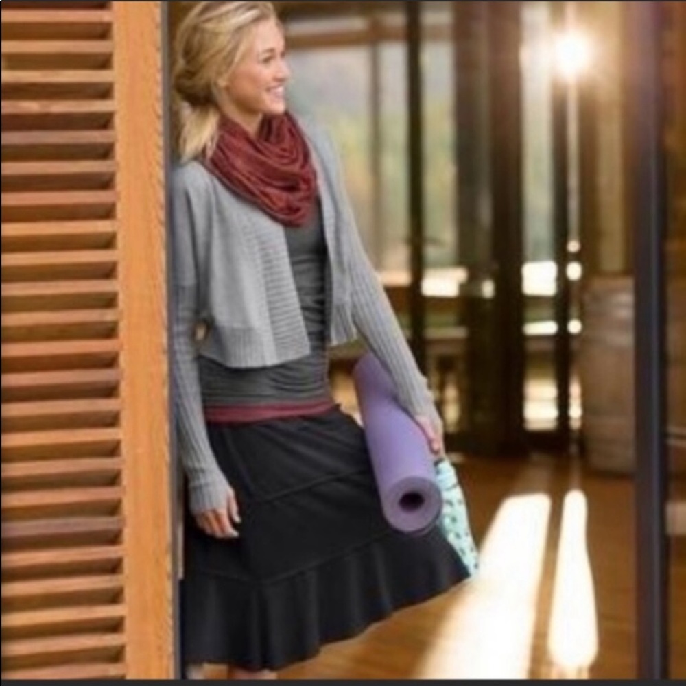 Athleta charcoal grey Asymmetrical Skirt